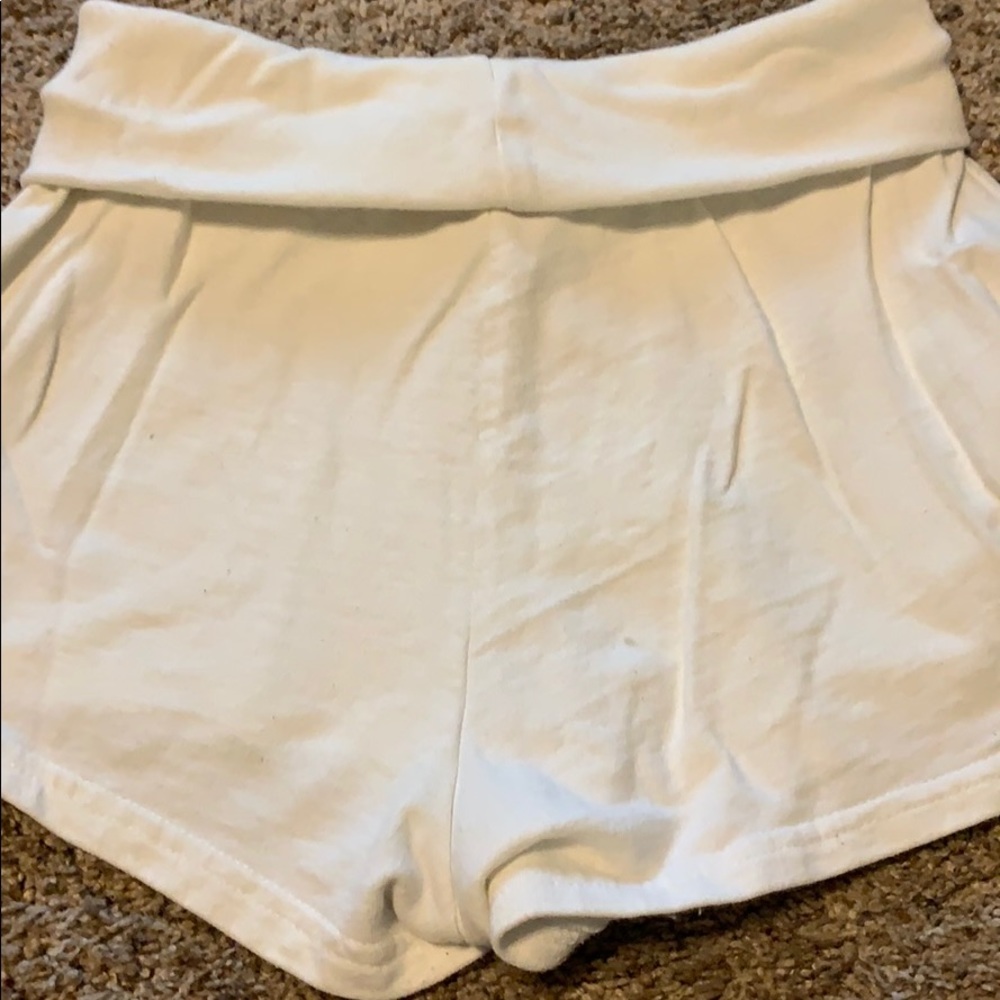 Beach babe shorts - Picture 3 of 3